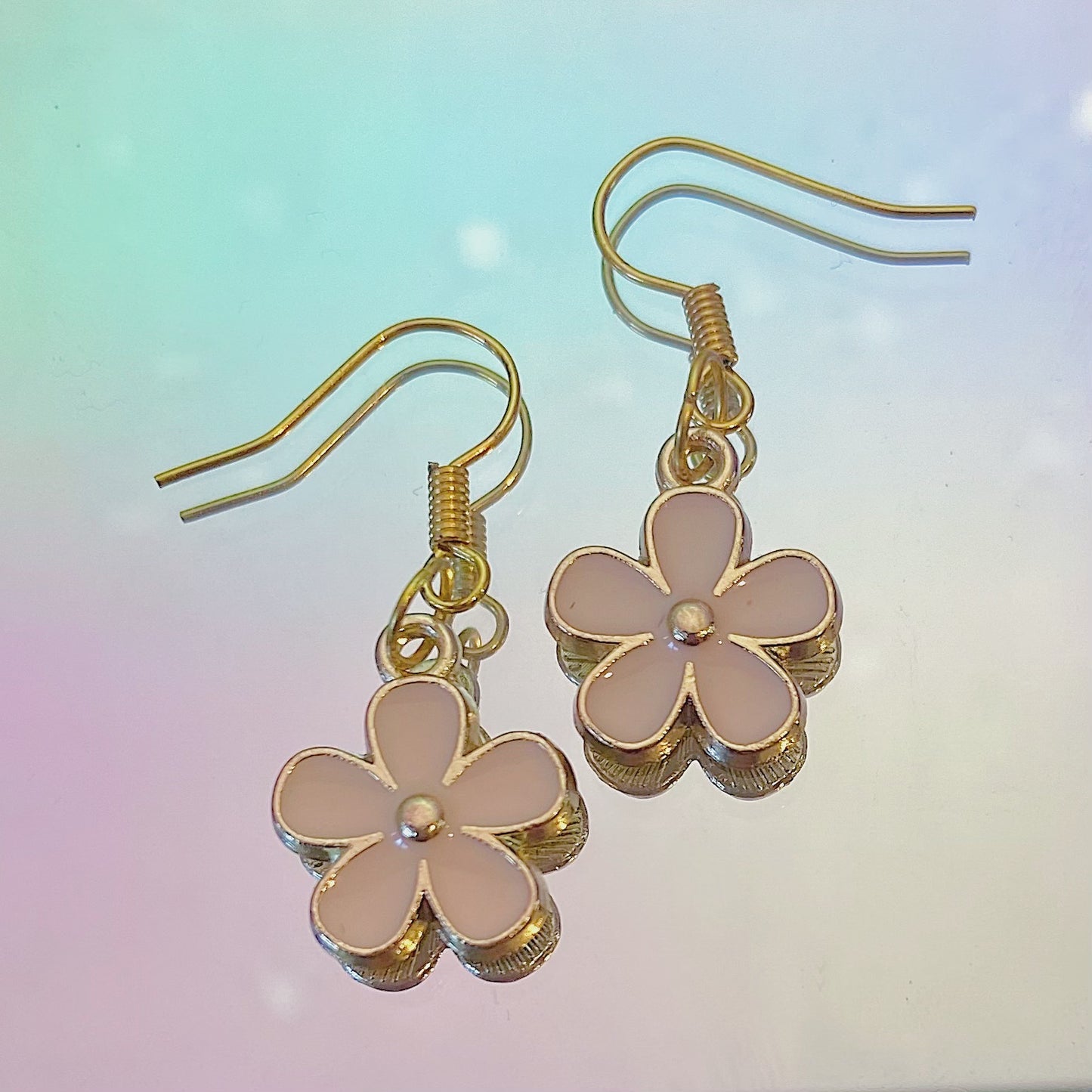 Blush Daisy Earrings