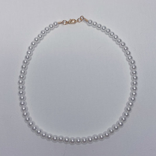 Simple Pearl Necklace