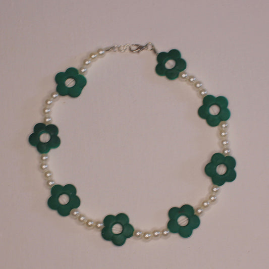 Green Daisy Necklace